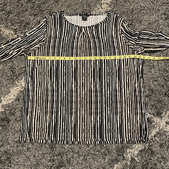 Robert Louis Tunic Slit Arms Size L Top Gold Accents Easy Care Black Brown - Picture 6 of 7